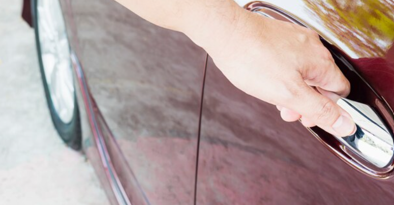 Can Roadside Assistance Unlock a Car